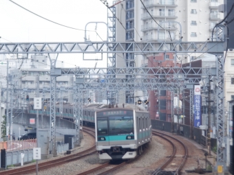 JR東日本E233系電車 鉄道フォト・写真 by 1700さん 向ヶ丘遊園駅：2023年11月20日09時ごろ