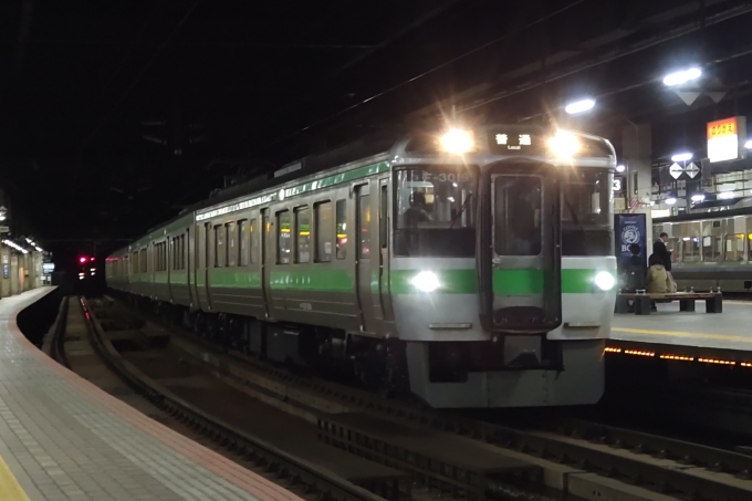 鉄道フォト・写真：JR北海道721系電車  クモハ721-3019 札幌駅 鉄道フォト・写真 by 新函さん - 撮影日 2024/05/10 21:29