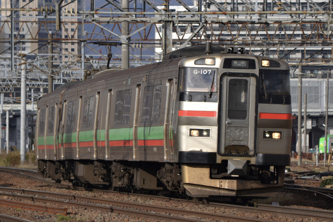 JR北海道731系電車 クハ731-107 苗穂駅 鉄道フォト・写真 by 新函さん