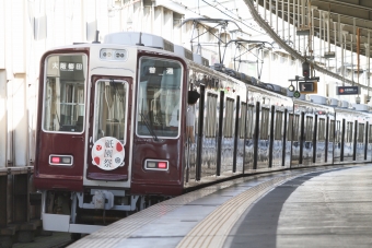 阪急電鉄 阪急8100形(Mc) ２０２４祇園祭ヘッドマーク 8105 鉄道フォト・写真 by こやじじいさん 豊中駅：2024年07月05日16時ごろ